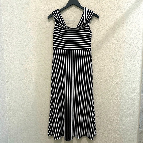 Banana Republic striped maxi dress size 4 NWT - Picture 1 of 8